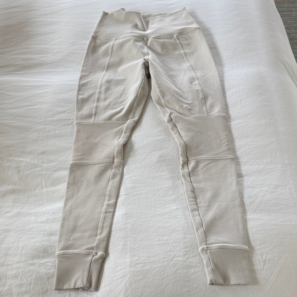 Alo Cream Leggings